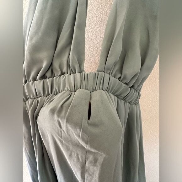 Show Me Your MuMu Luna Halter Open Back Dress in Deep Sage Size Small - Picture 4 of 8